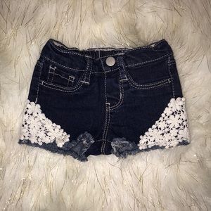 Okie Dokie lace accent jean shorts | size 3 M